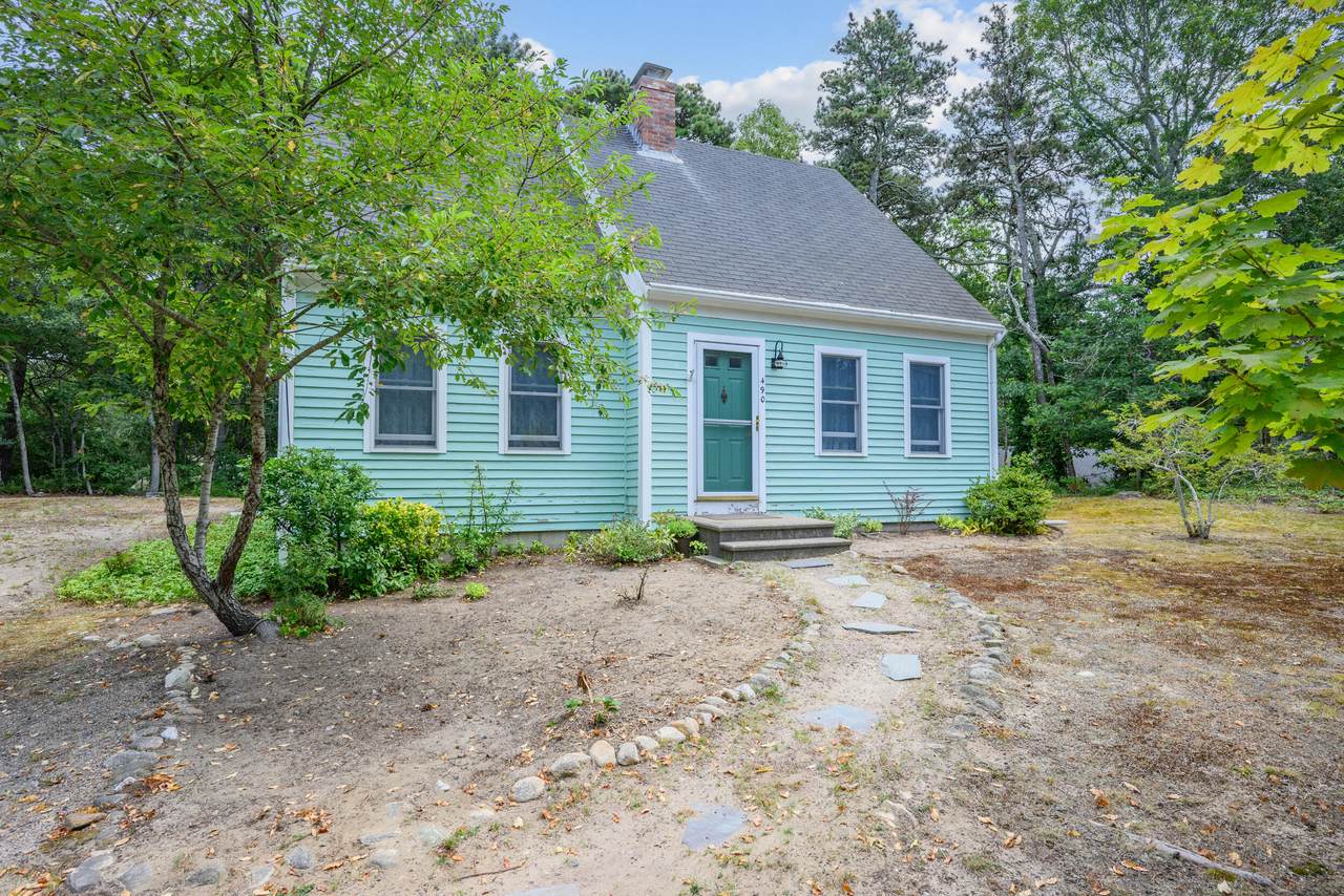490 Yarmouth Road - Photo 1