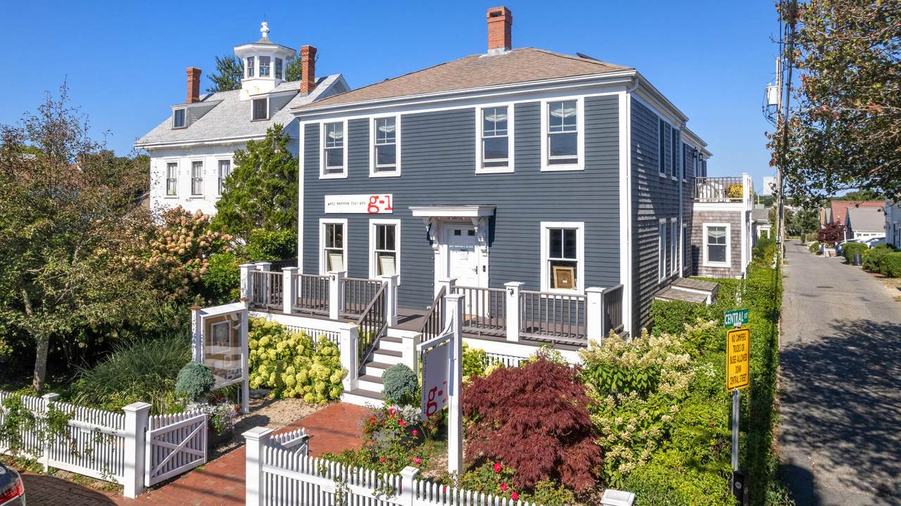 162 Commercial Street - Photo 1