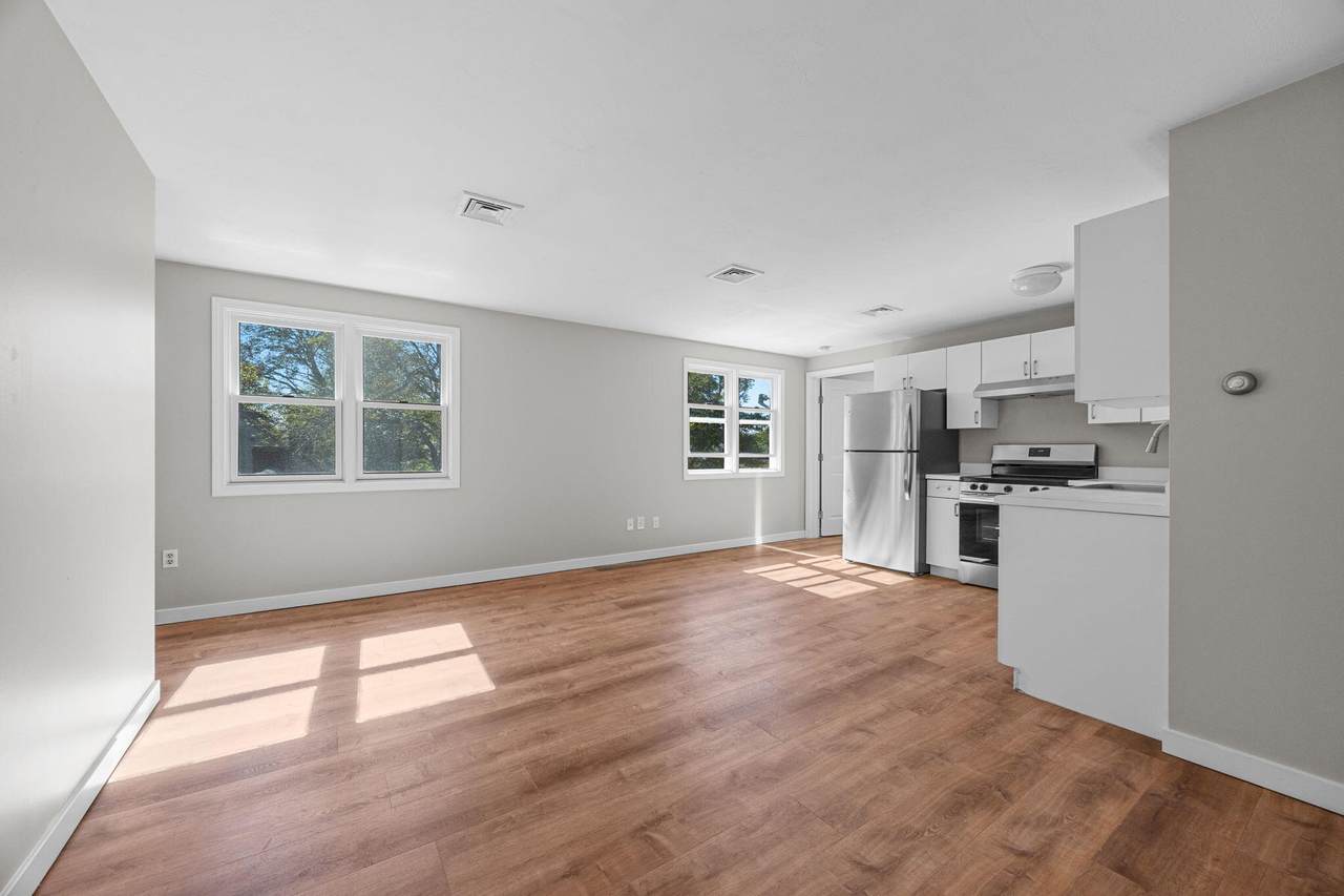 425 Main Street - Photo 1