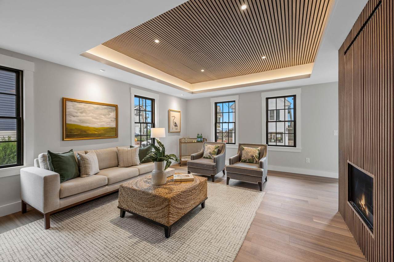 404 Commercial Street - Photo 1