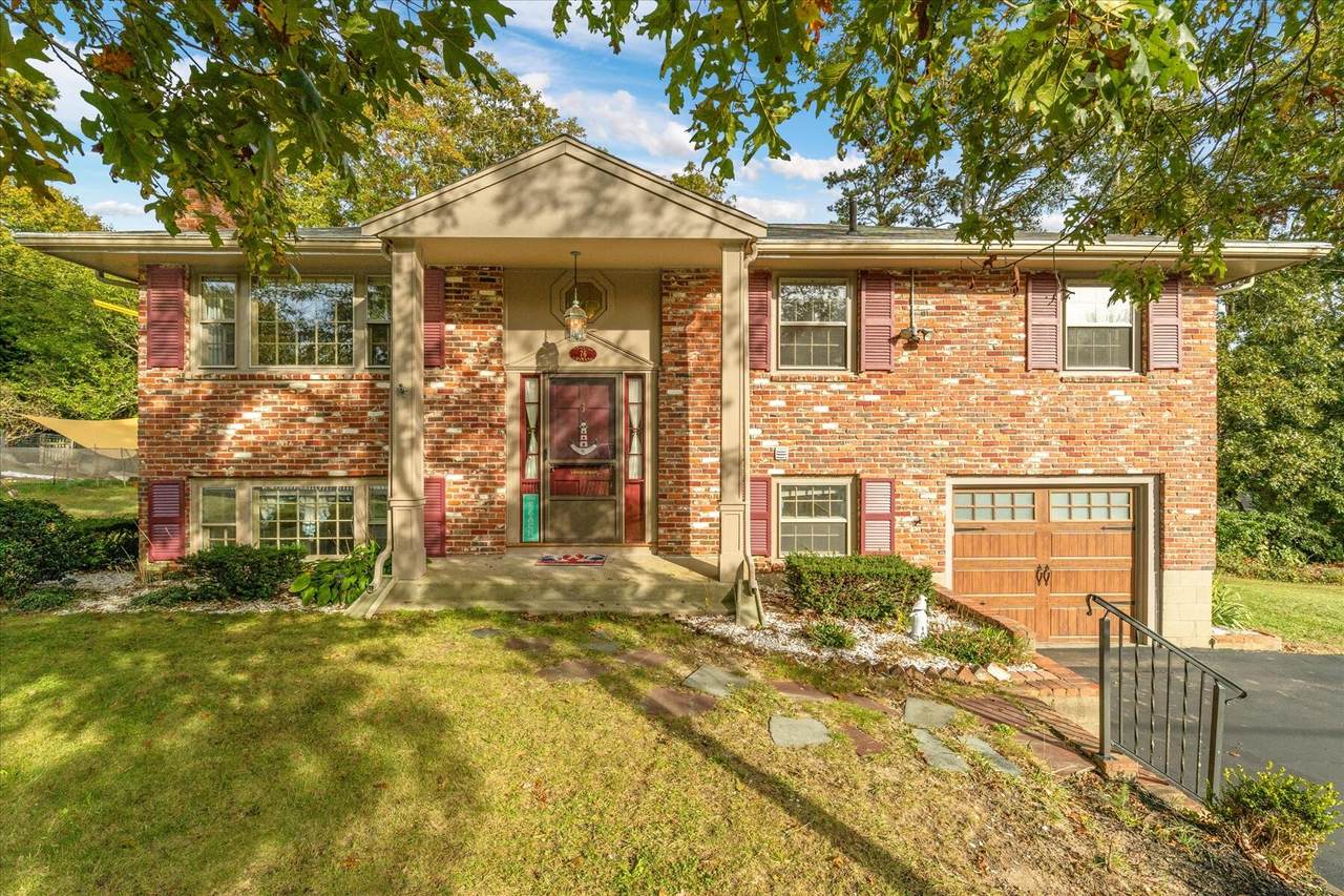 76 Williamsburg Avenue - Photo 1