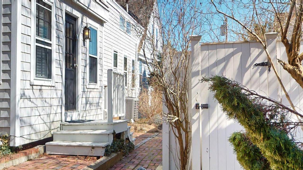 https://bt-photos.global.ssl.fastly.net/capecod/1280_boomver_1_22505892-2.jpg
