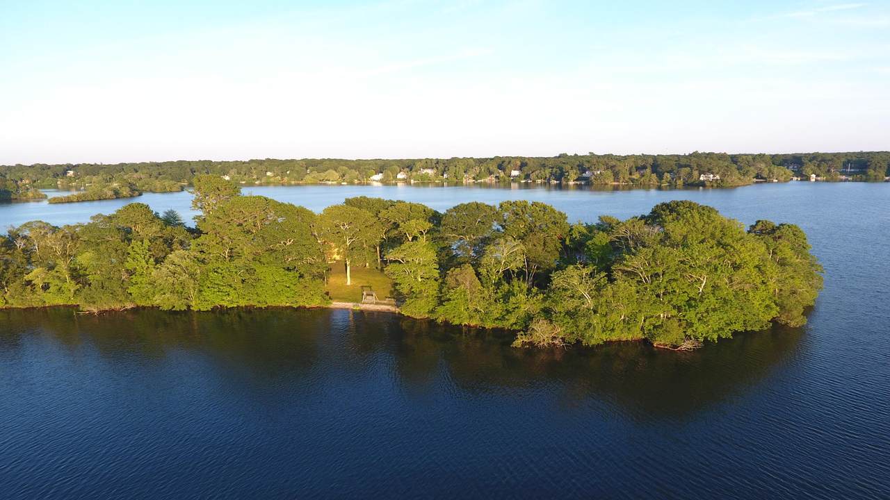 481 Lakeside Drive - Photo 1