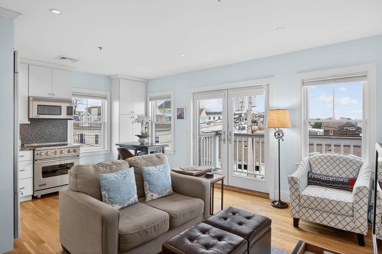 333 Commercial Street - Photo 1