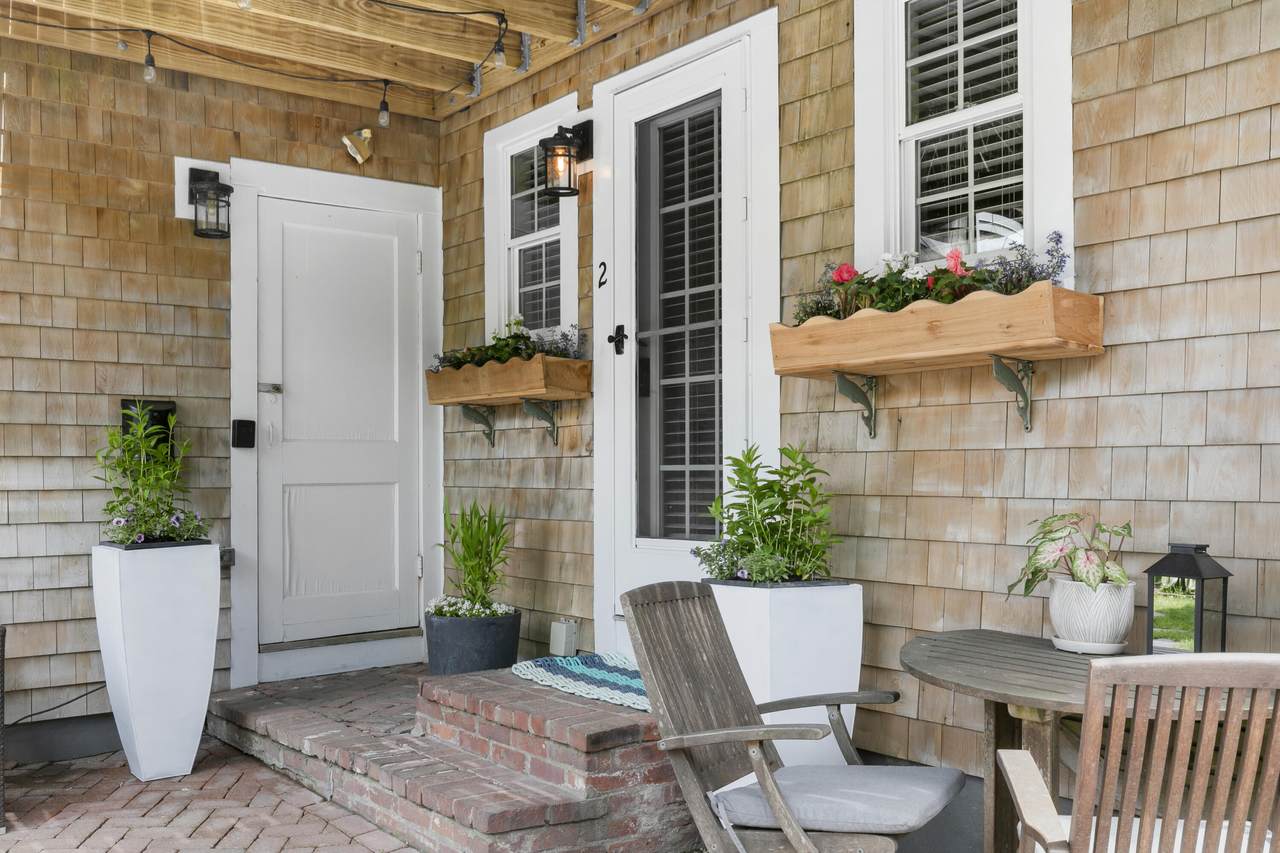 442 Commercial Street - Photo 1