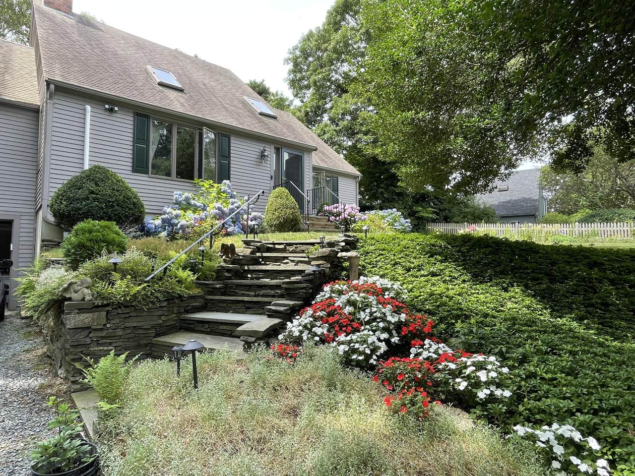 https://bt-photos.global.ssl.fastly.net/capecod/1280_boomver_1_22600902-2.jpg
