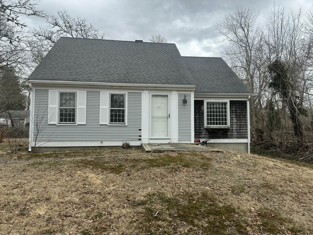 33 Old Colony Road - Photo 1