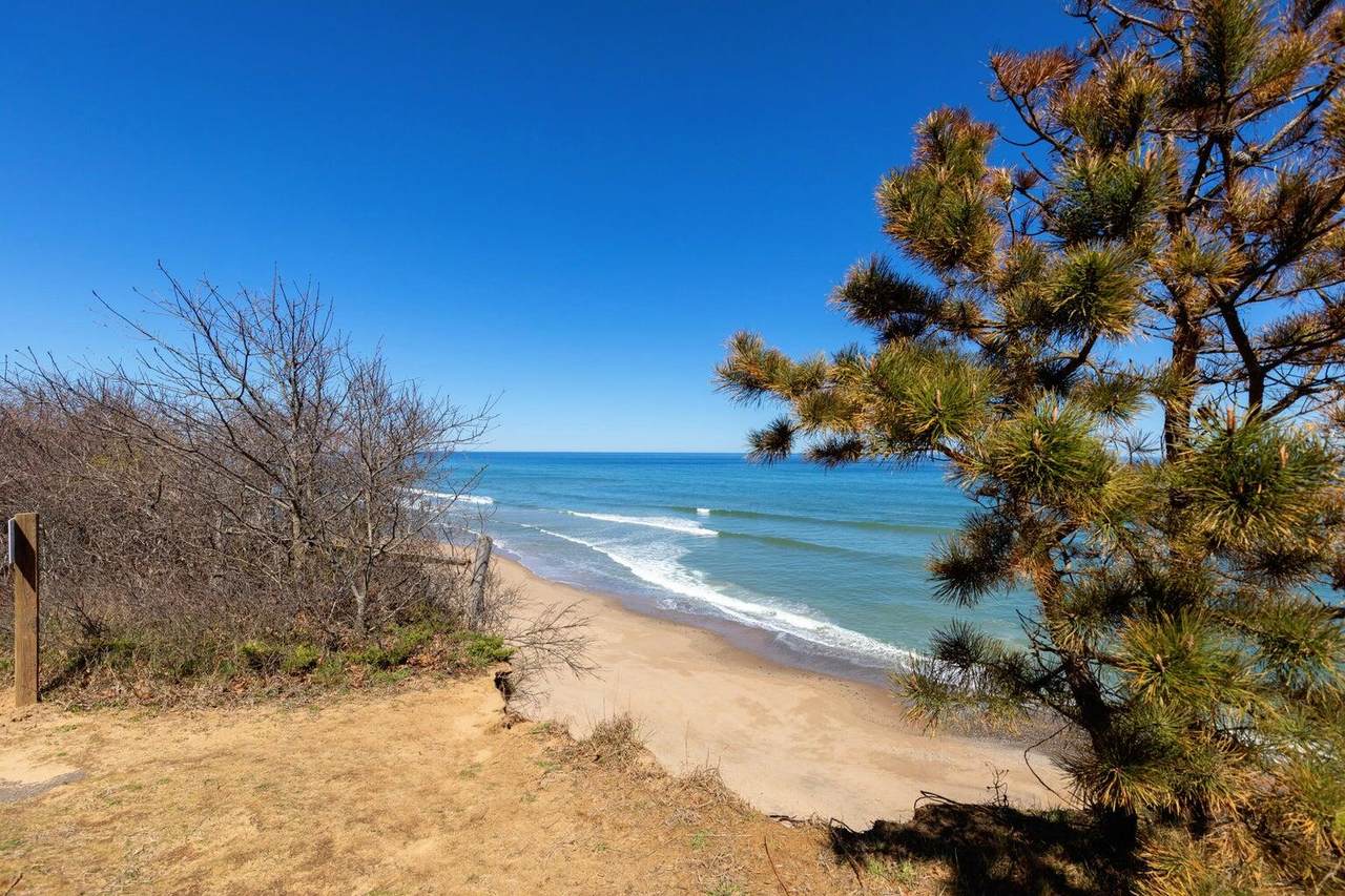 https://bt-photos.global.ssl.fastly.net/capecod/orig_boomver_1_22600946-2.jpg