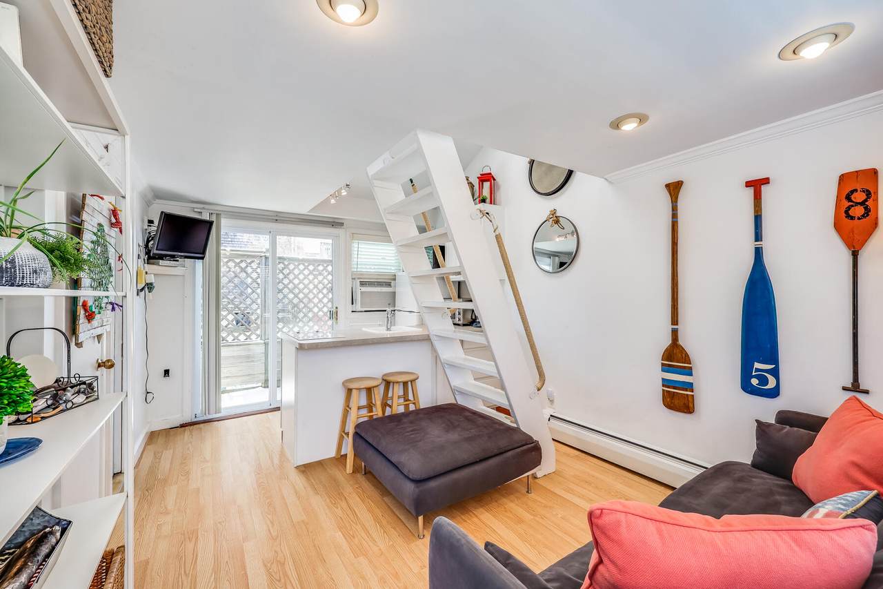 953 Commercial Street - Photo 1