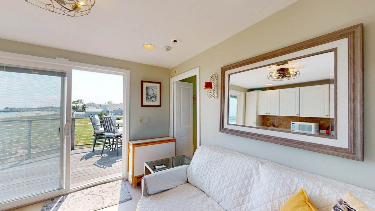 https://bt-photos.global.ssl.fastly.net/capecod/1280_boomver_1_22601176-2.jpg