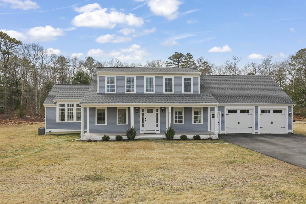 15 Maxwell Lane - Photo 1