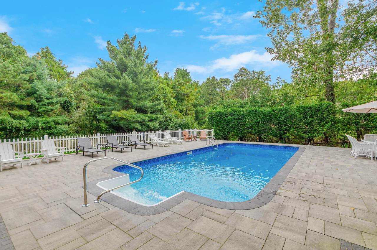 16 Morgan Way - Photo 1