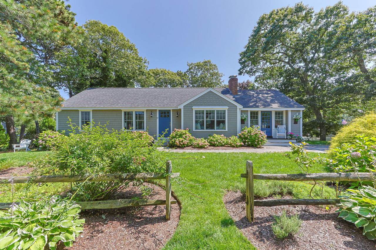 63 Idle Way - Photo 1