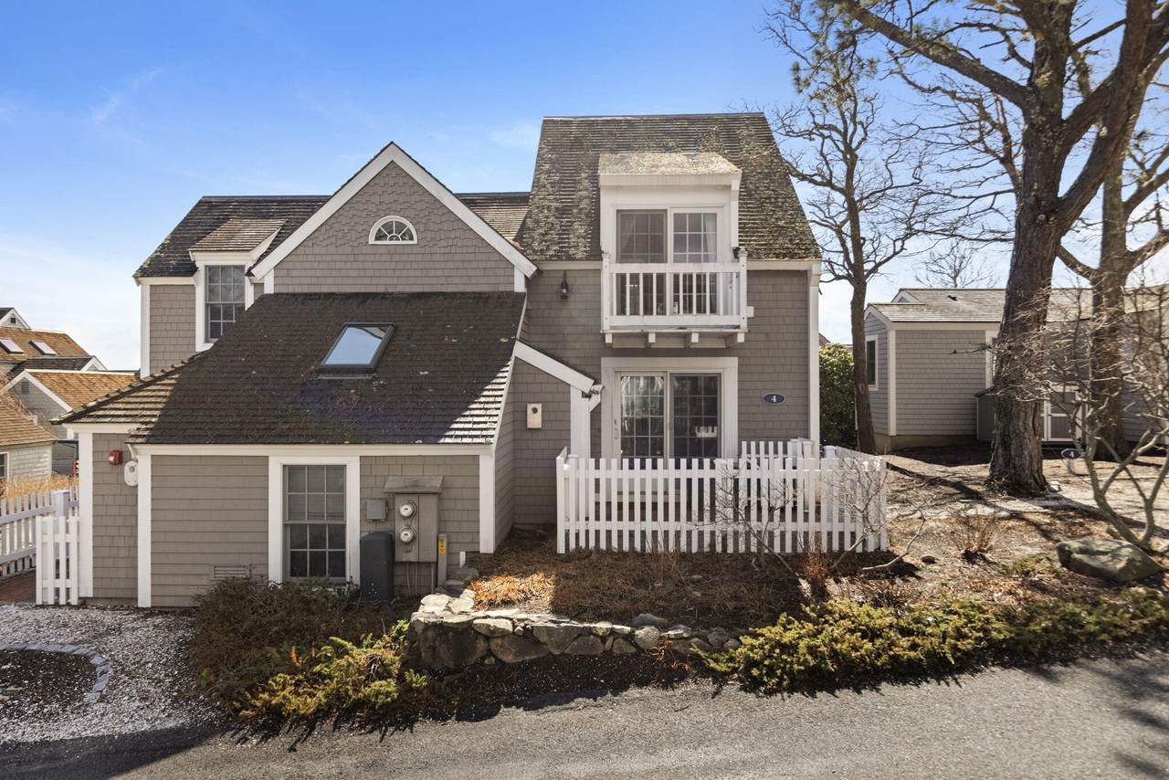4 Hyannis Point Road - Photo 1
