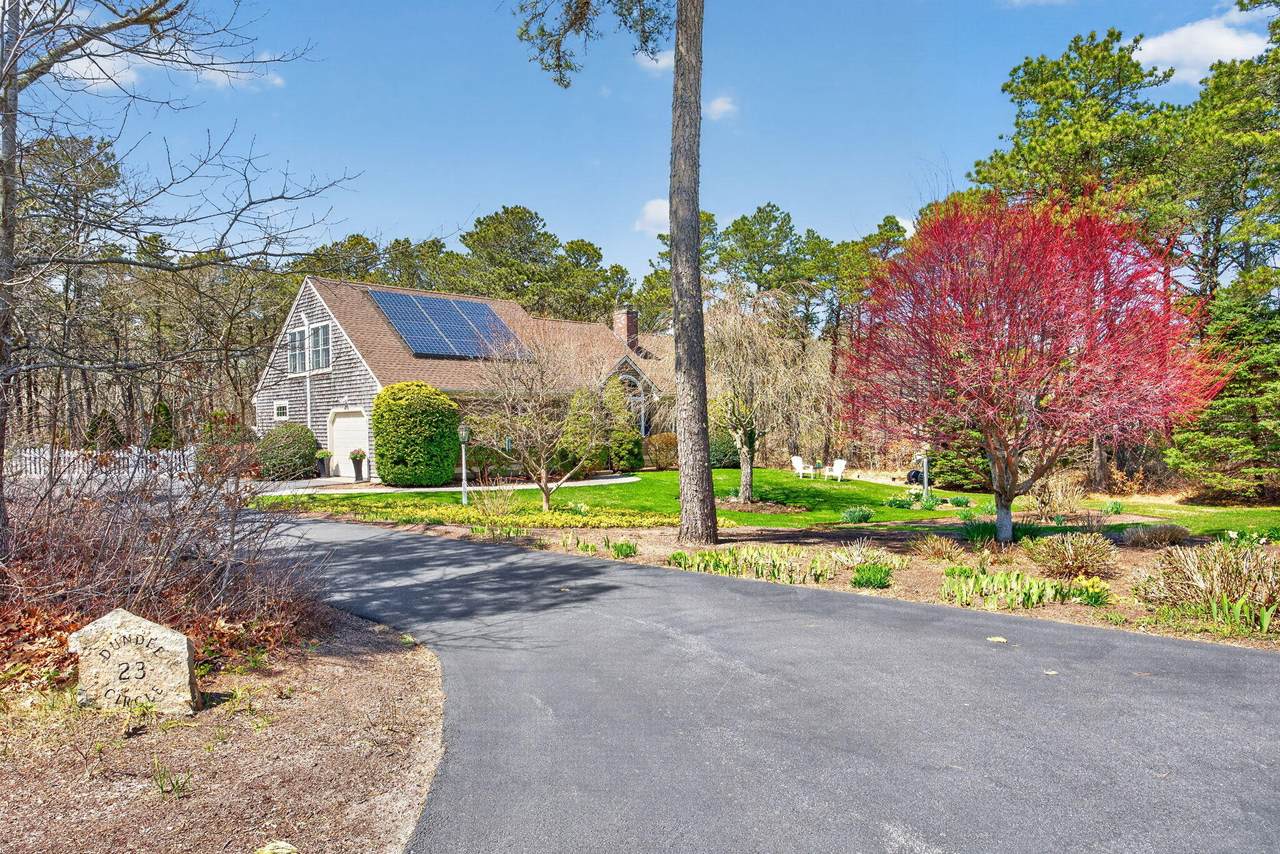 23 Dundee Circle - Photo 1