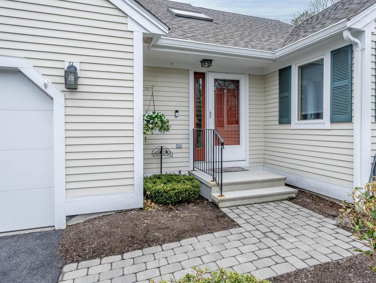 3 Longwood Road - Photo 1