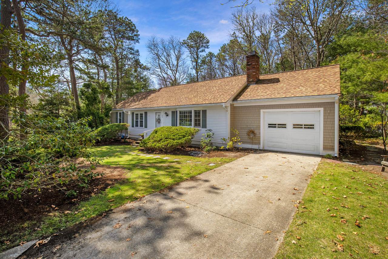 23 Penny Royal Lane - Photo 1