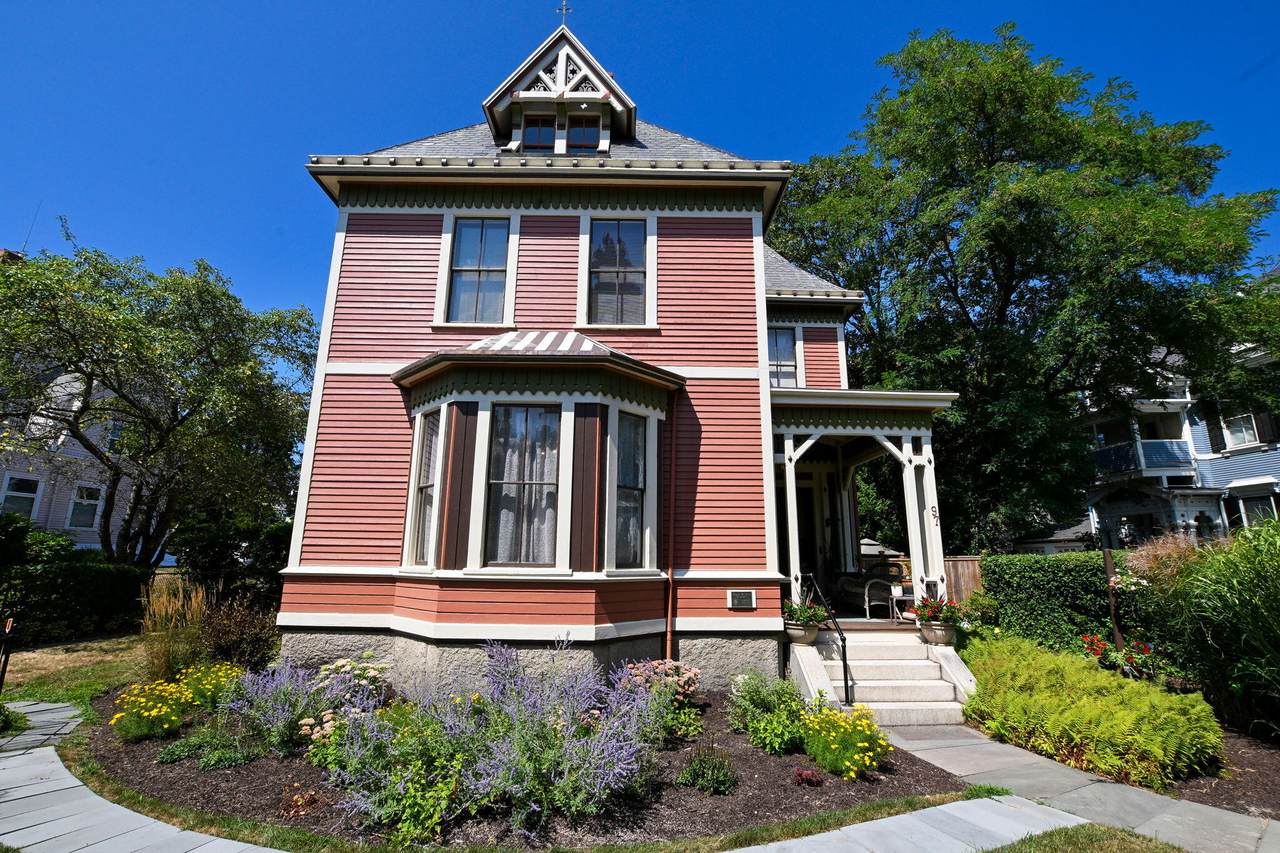 https://bt-photos.global.ssl.fastly.net/capecod/1280_boomver_1_22601646-2.jpg
