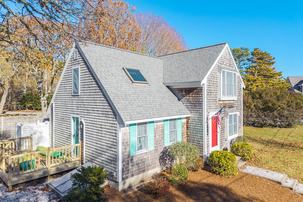 35 Pine Tree Road - Photo 1