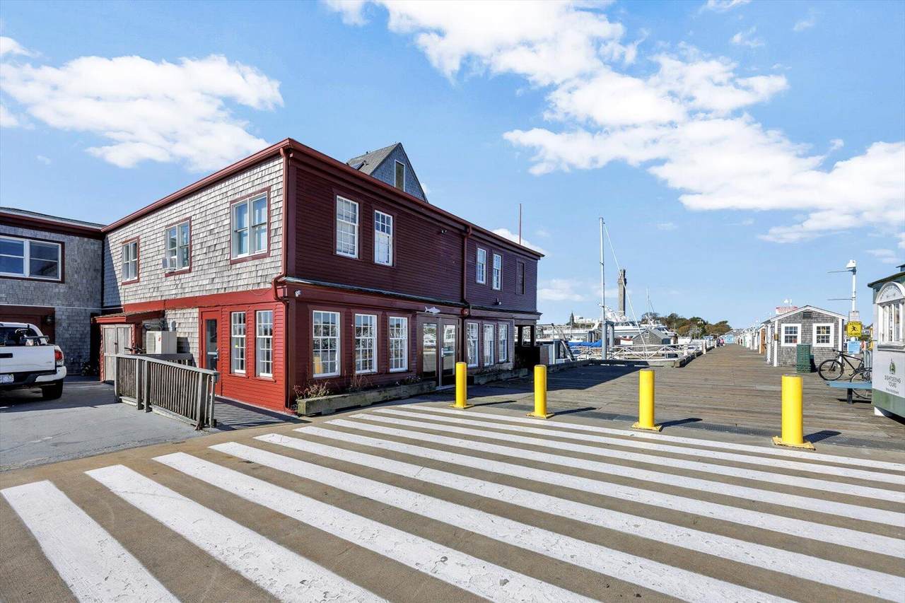https://bt-photos.global.ssl.fastly.net/capecod/1280_boomver_1_22601775-2.jpg