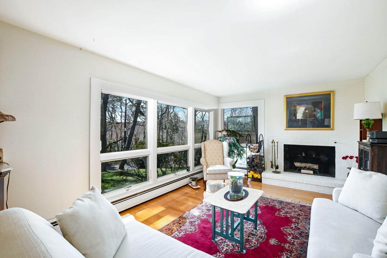 33 Lorraine Road - Photo 1