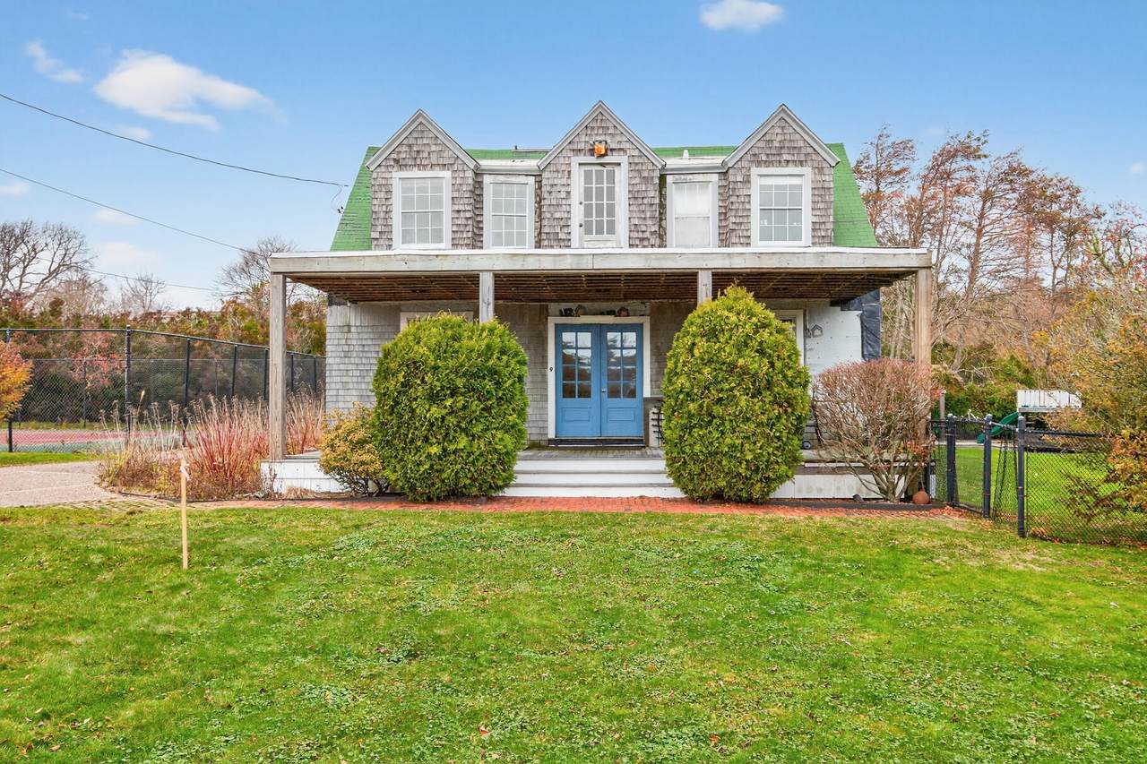 9 Hedge Lane - Photo 1