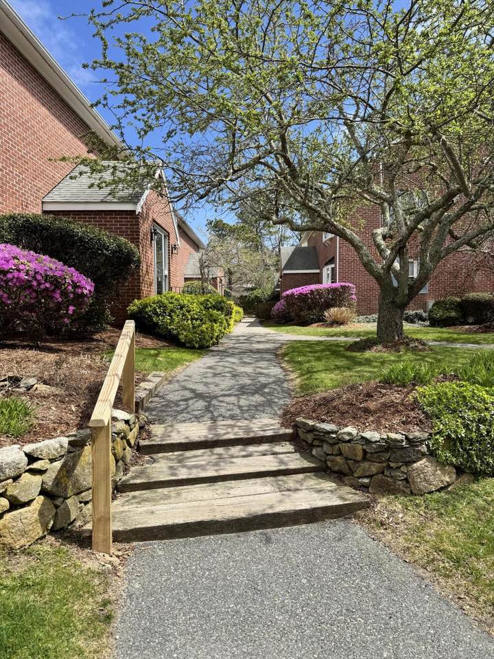 https://bt-photos.global.ssl.fastly.net/capecod/1280_boomver_1_22601839-2.jpg