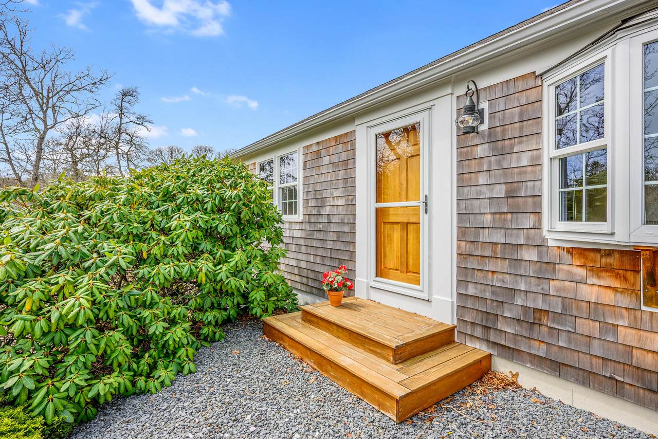 https://bt-photos.global.ssl.fastly.net/capecod/1280_boomver_1_22601962-2.jpg
