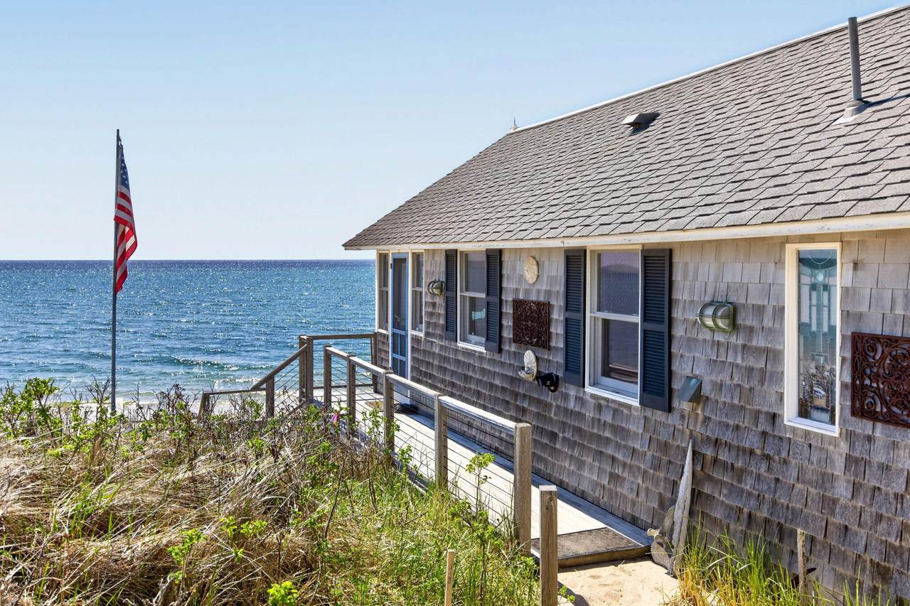 https://bt-photos.global.ssl.fastly.net/capecod/1280_boomver_1_22601966-2.jpg