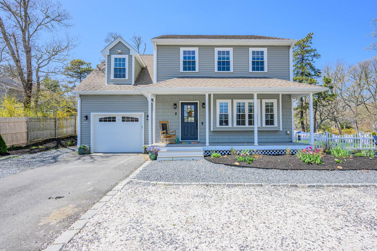 8 Lakeway Lane - Photo 1