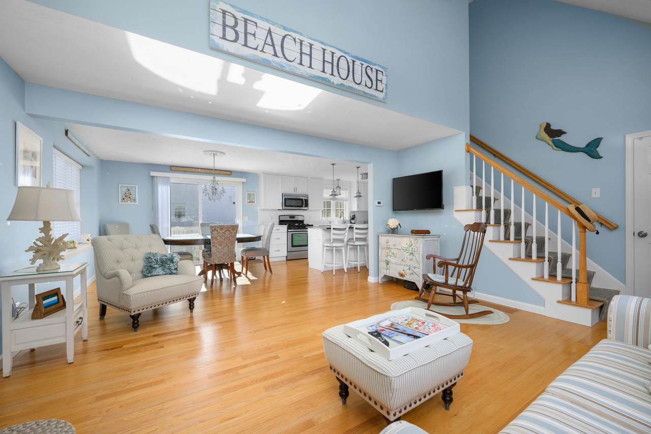 https://bt-photos.global.ssl.fastly.net/capecod/1280_boomver_1_22602062-2.jpg