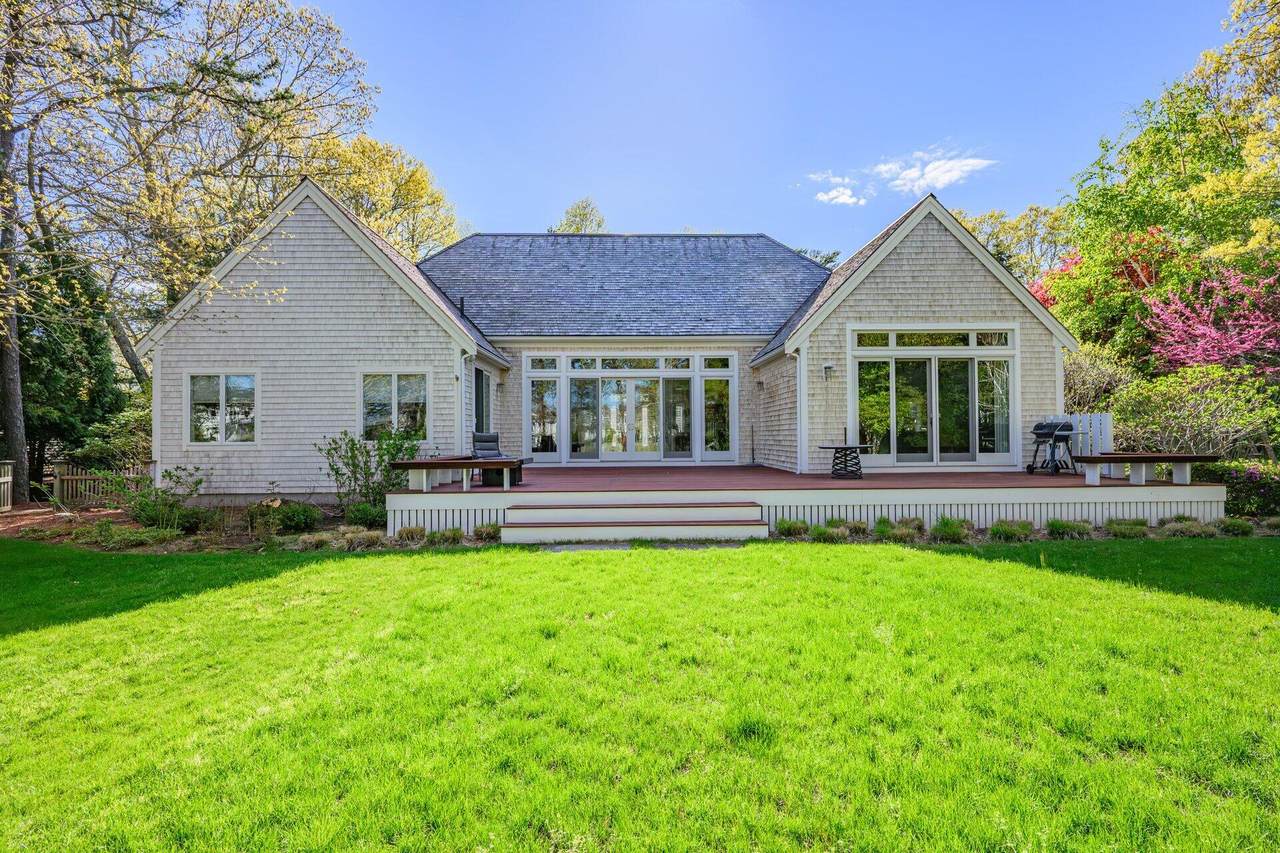131 Dunrobin Road - Photo 1