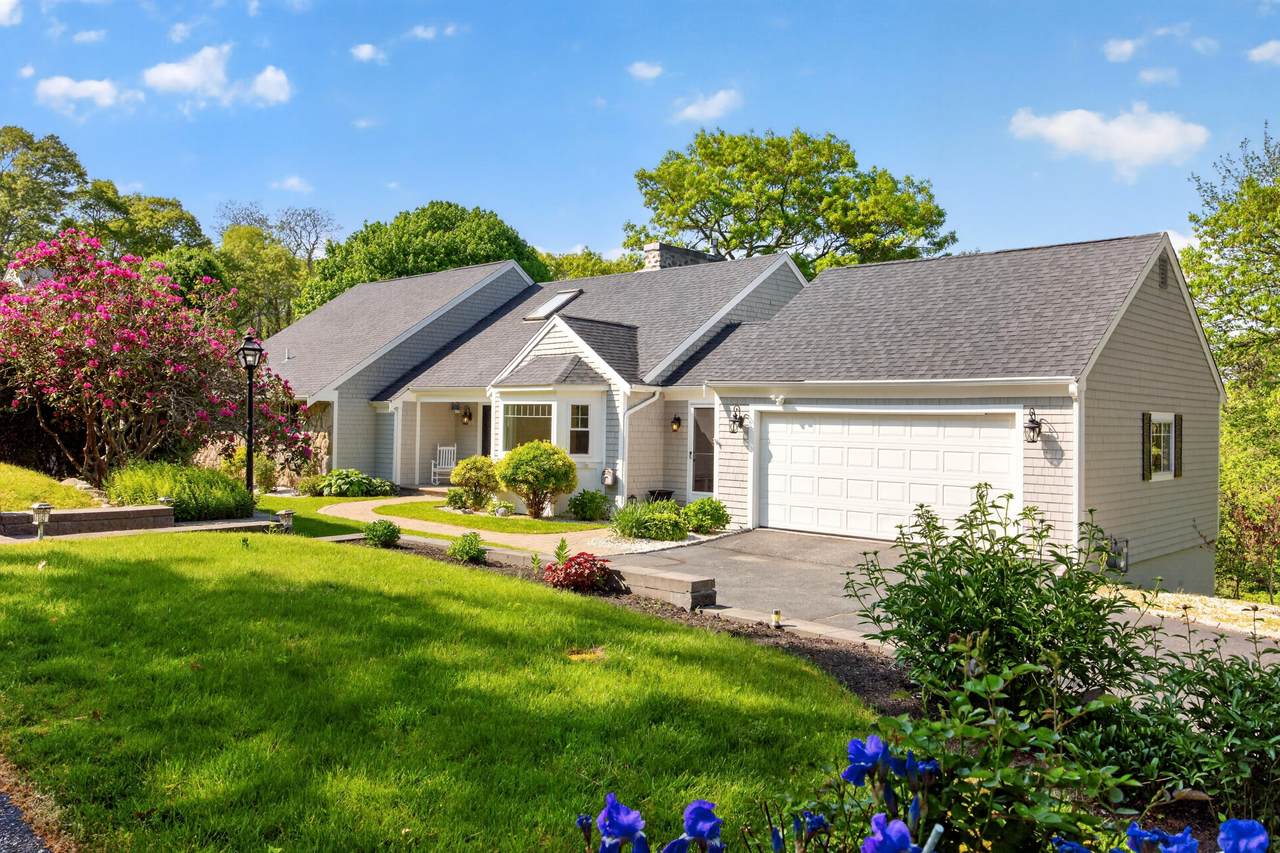 64 Wingfoot Drive - Photo 1