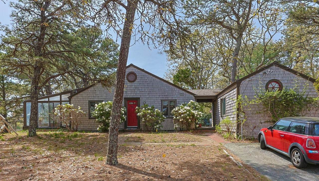 2 Brettwood Road - Photo 1