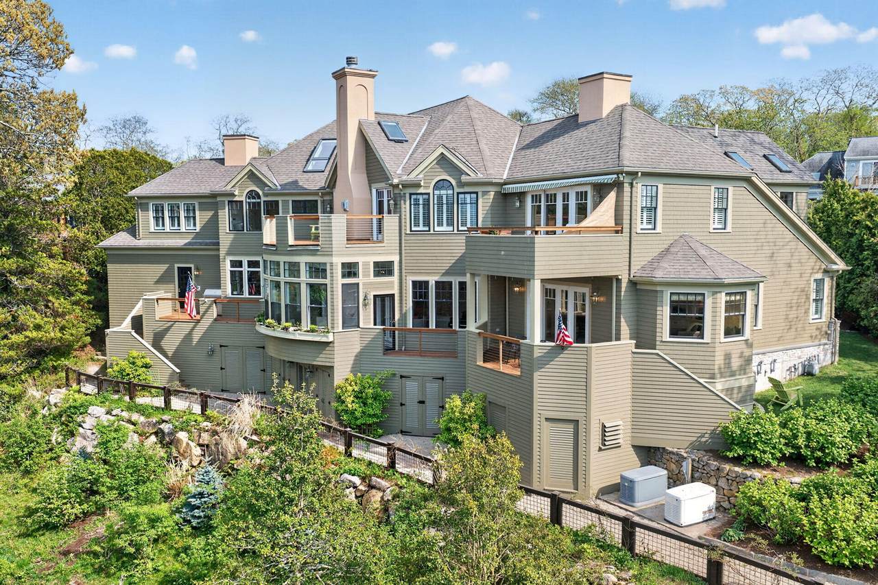 15 Clowes Drive - Photo 1