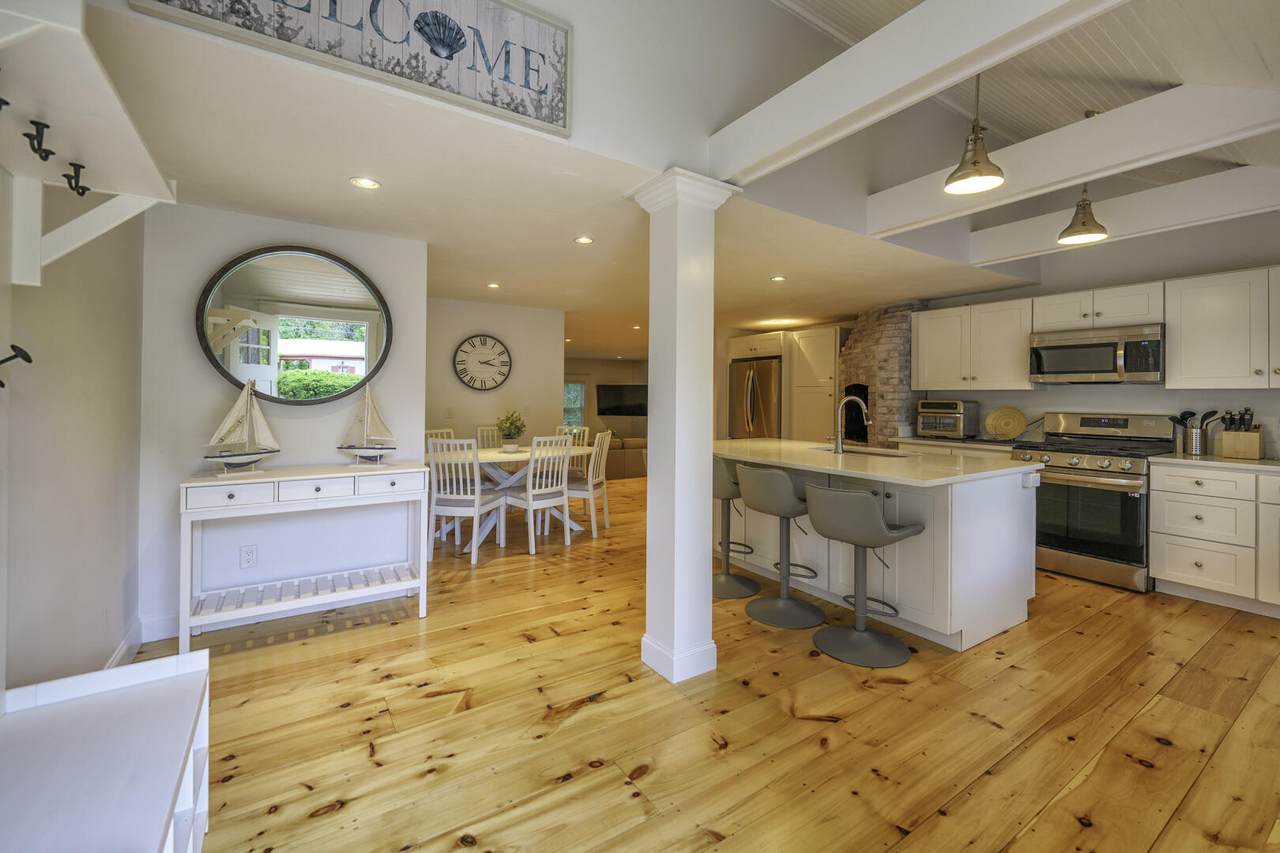 https://bt-photos.global.ssl.fastly.net/capecod/1280_boomver_1_22602542-2.jpg