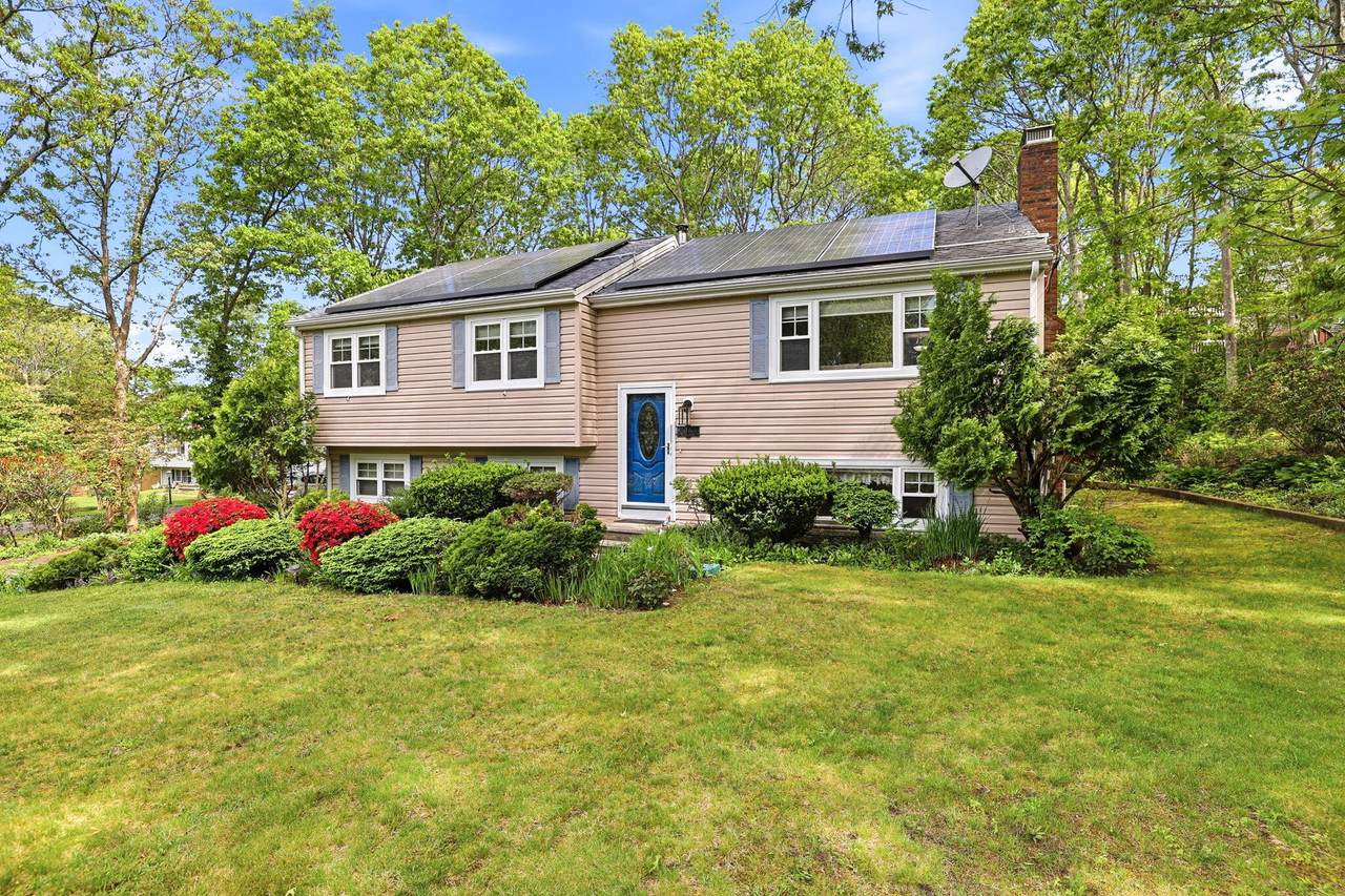 17 Briggs Avenue - Photo 1