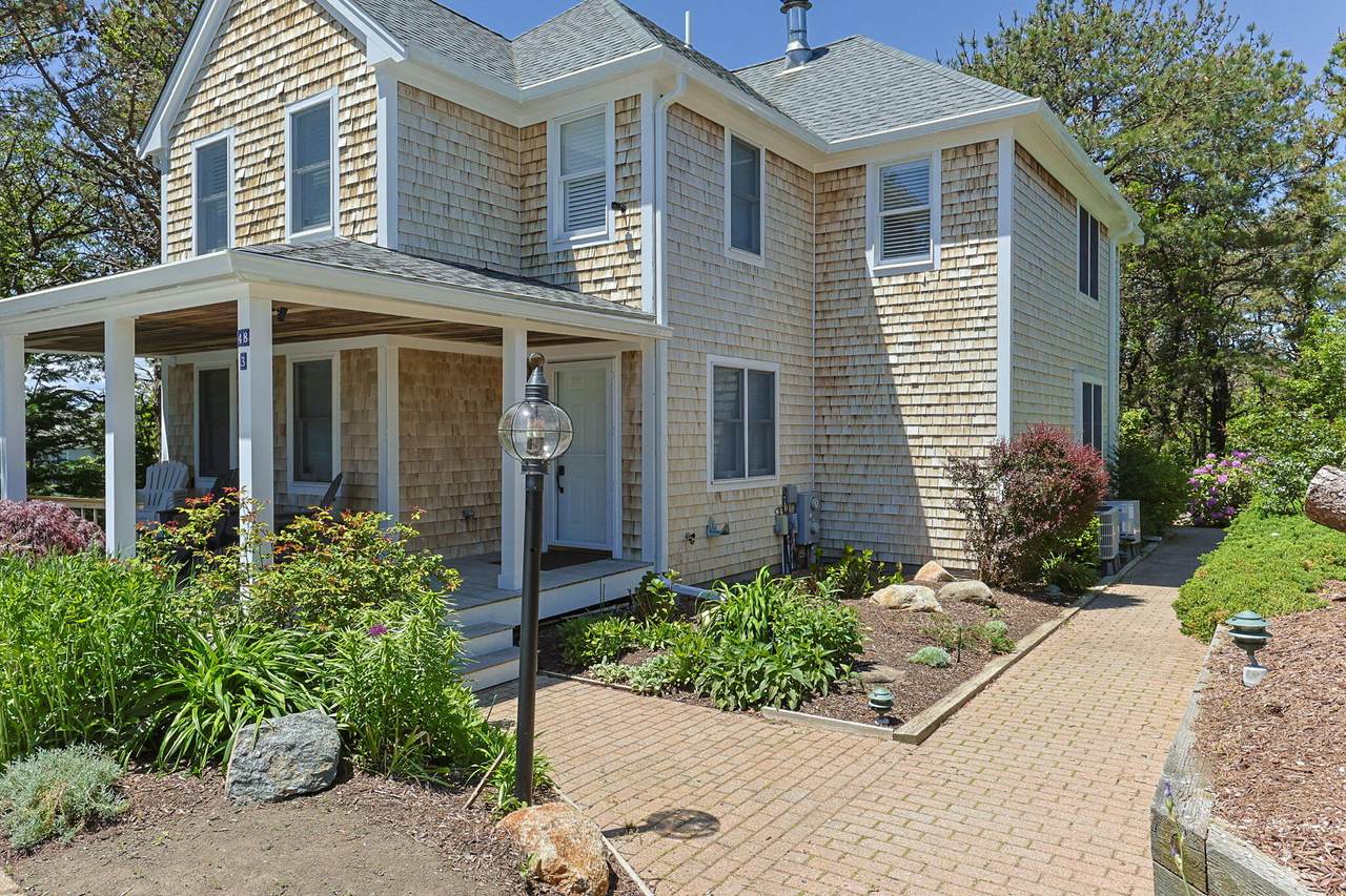 48 Harry Kemp Way - Photo 1