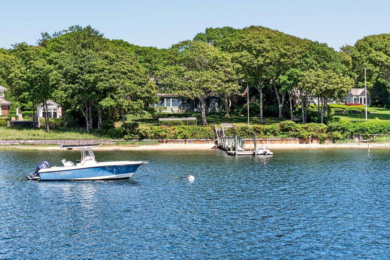 https://bt-photos.global.ssl.fastly.net/capecod/1280_boomver_1_22602692-2.jpg