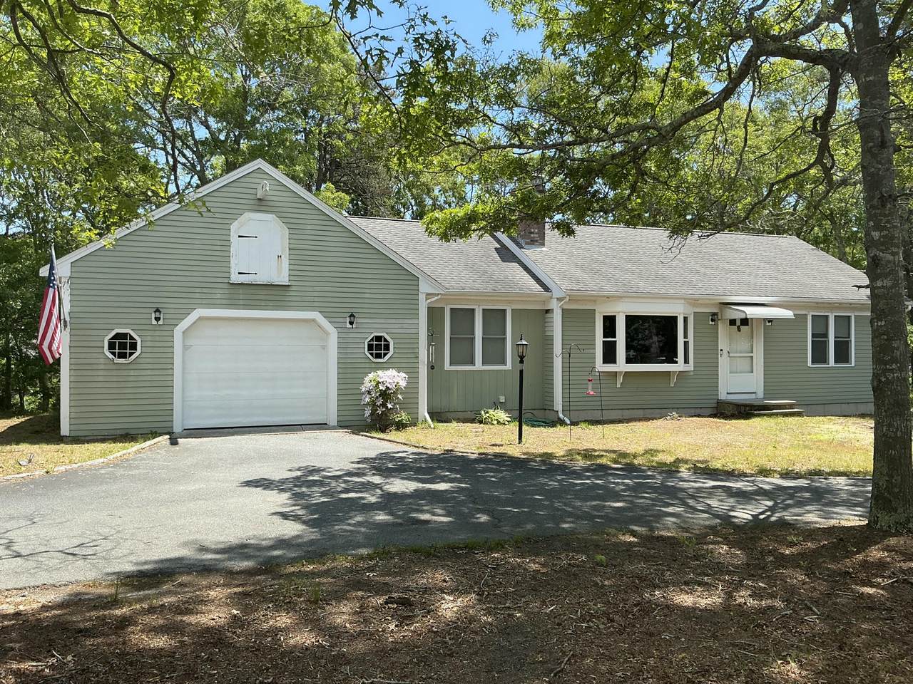434 Yarmouth Road - Photo 1