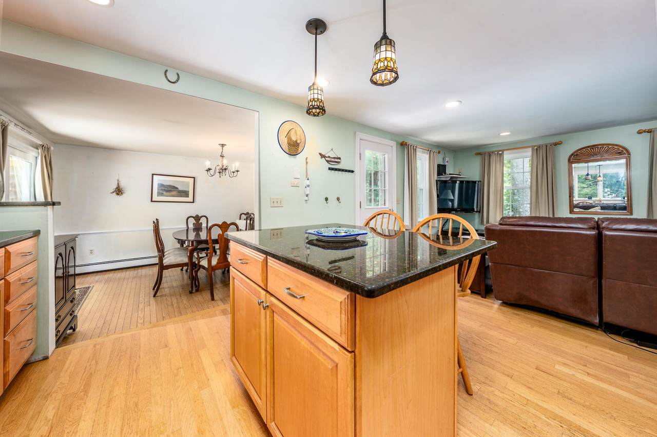 https://bt-photos.global.ssl.fastly.net/capecod/1280_boomver_1_22602855-2.jpg
