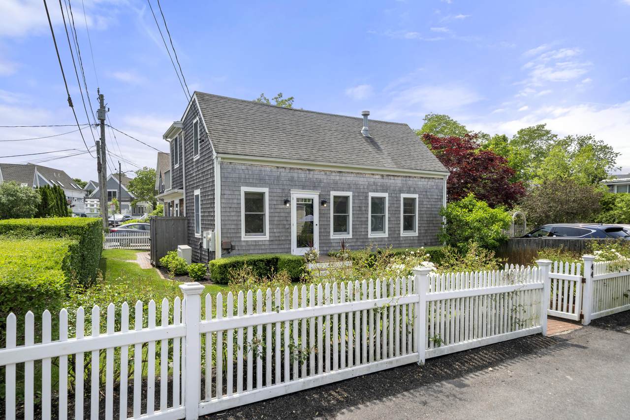 https://bt-photos.global.ssl.fastly.net/capecod/1280_boomver_1_22602906-2.jpg