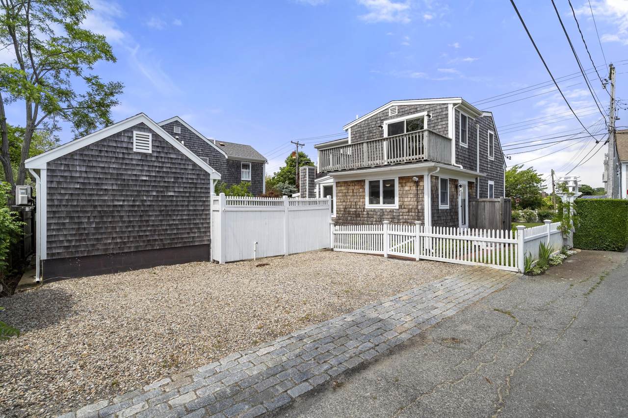 https://bt-photos.global.ssl.fastly.net/capecod/1280_boomver_1_22602906-2.jpg