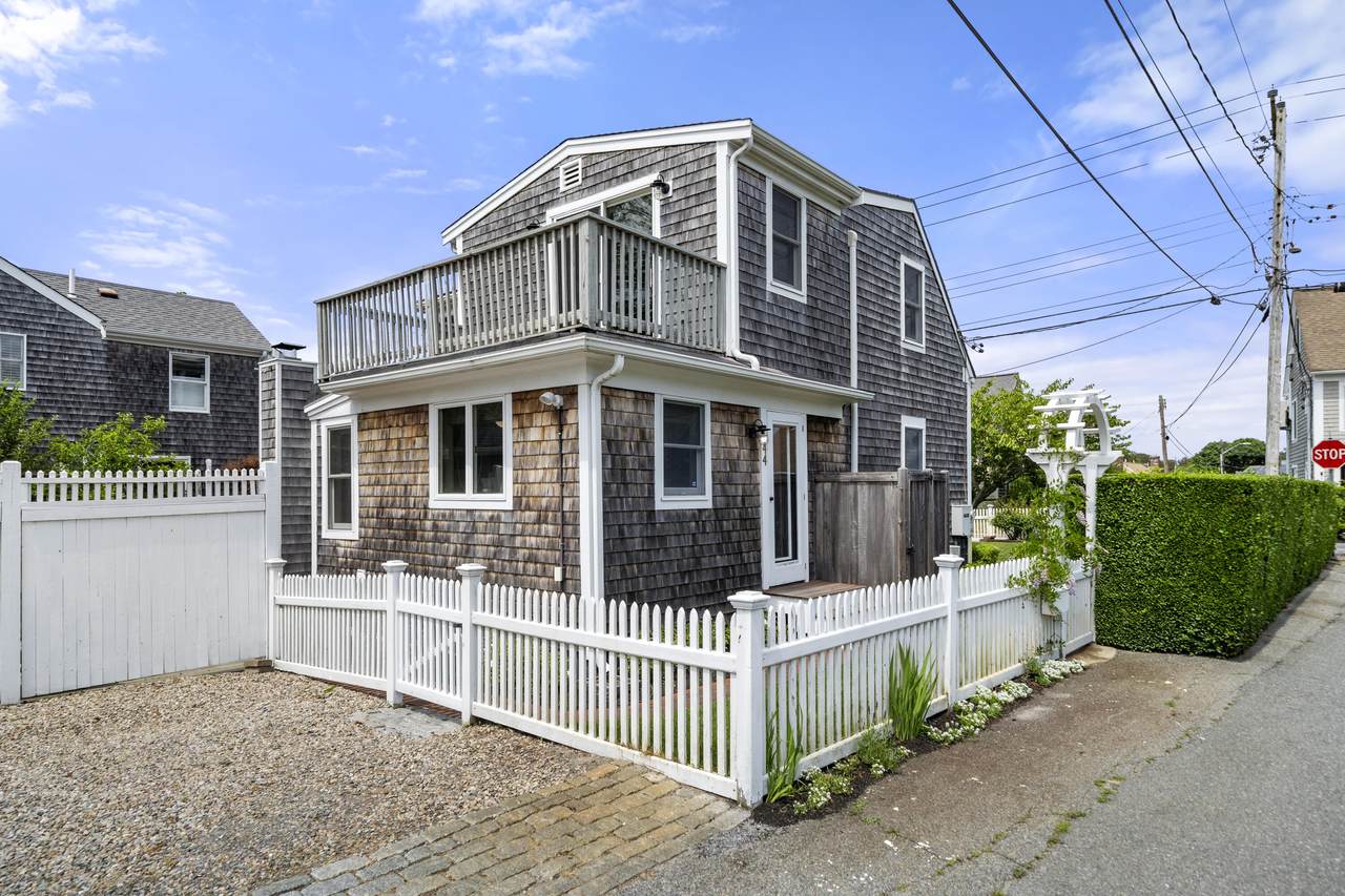 https://bt-photos.global.ssl.fastly.net/capecod/1280_boomver_1_22602906-2.jpg