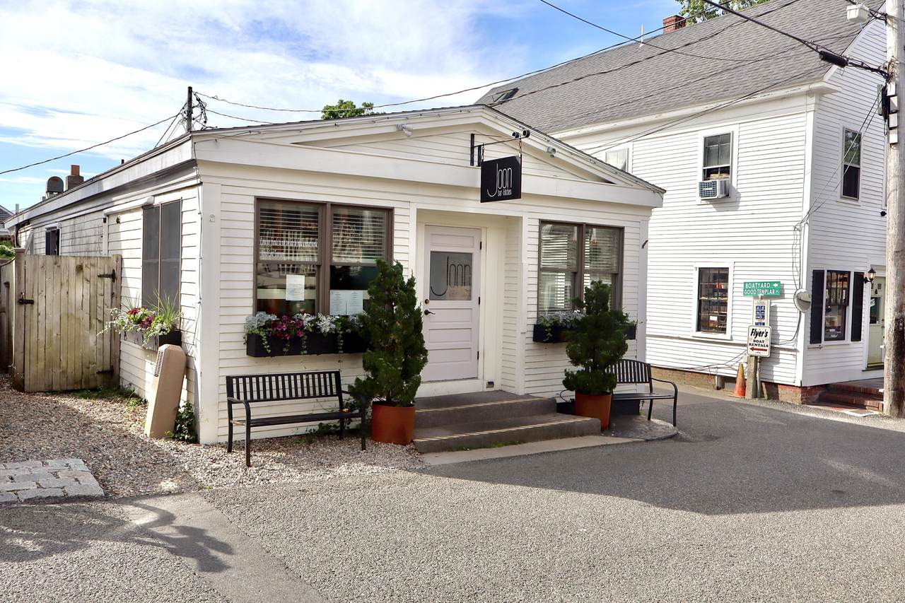 133 Commercial Street - Photo 1