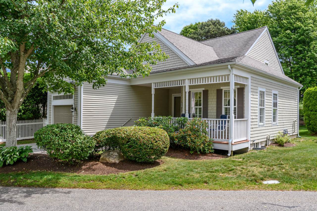 6 Hollyhock Knoll Court - Photo 1