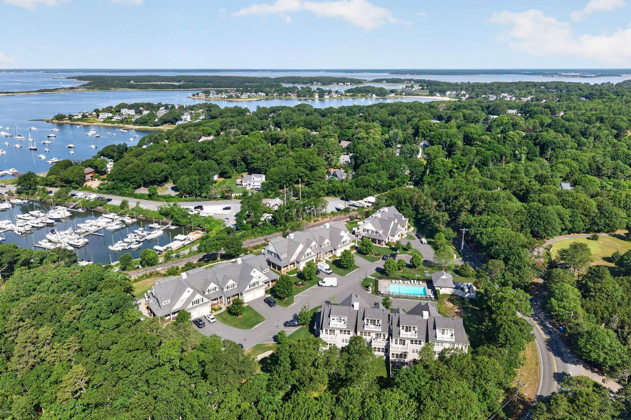 1090 Shore Road - Photo 1