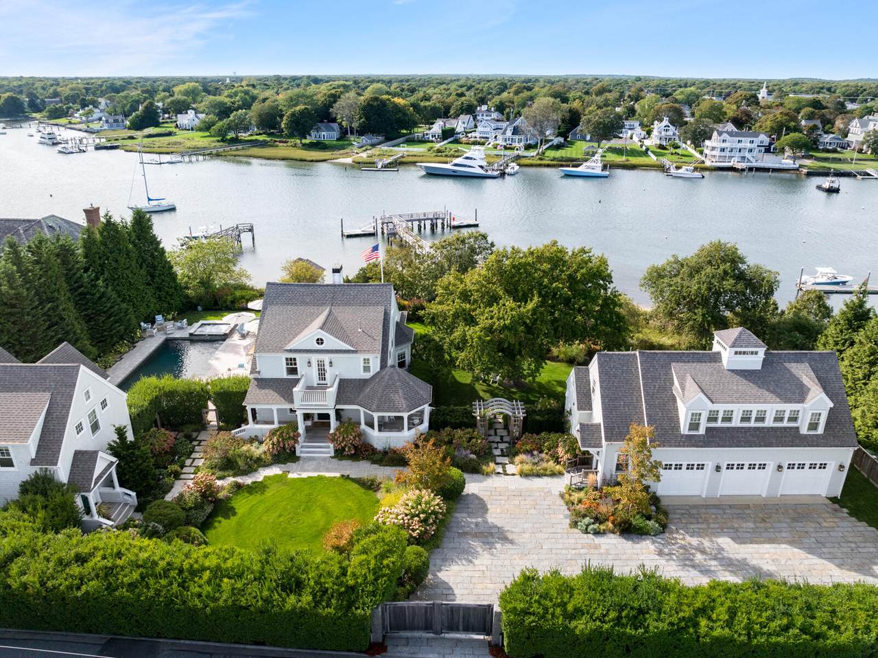 https://bt-photos.global.ssl.fastly.net/capecod/1280_boomver_1_22603049-2.jpg