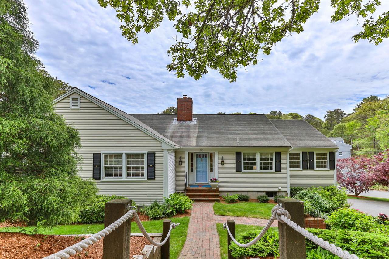 240 Riverview Drive - Photo 1