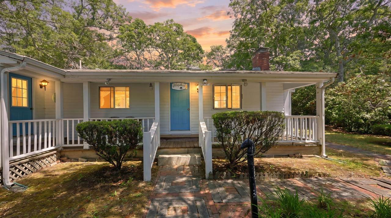 166 James Circle - Photo 1